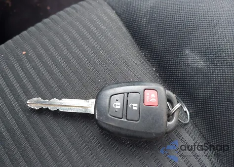 2017 Toyota Rav4 Le z USA, uszkodzony, nr VIN JTMBFREV7HJ134400